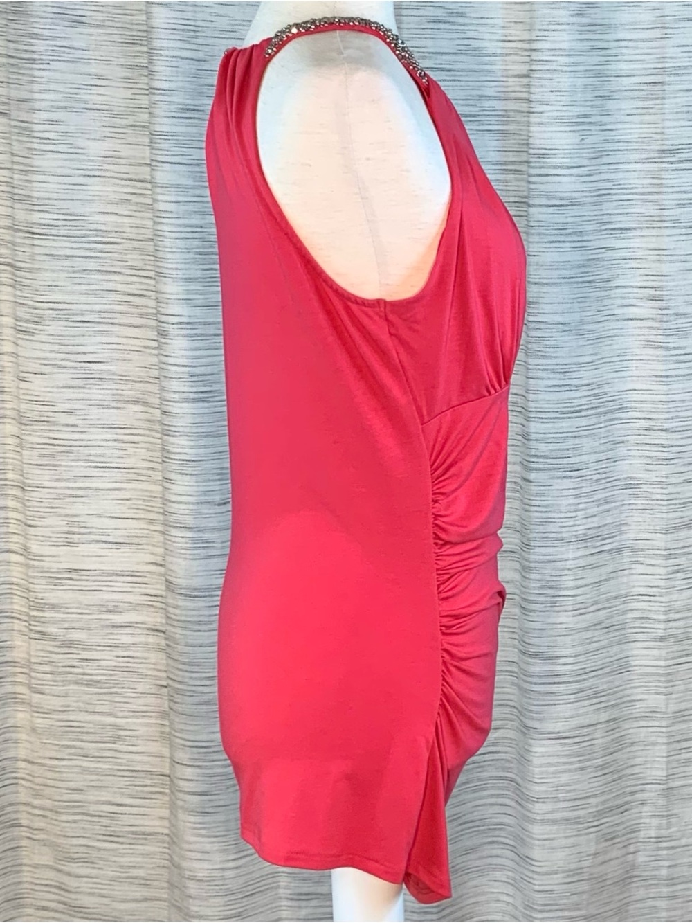 White House Black Market solid pinkish to reddish sleeveless top. - Picture 13 of 16